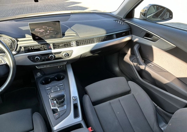 Audi A4 cena 66000 przebieg: 167000, rok produkcji 2016 z Chocz małe 436
